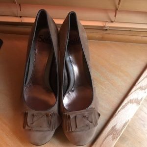 Sofft low heel pumps